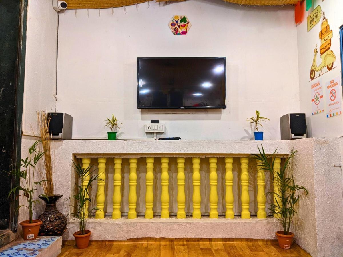 Awaara Backpackers Hostel, Alībāg Buitenkant foto