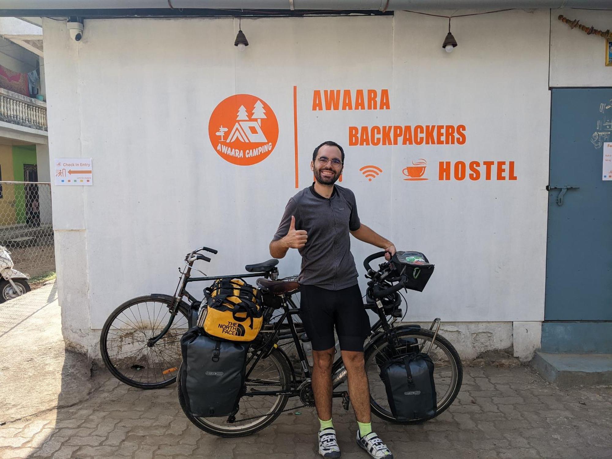 Awaara Backpackers Hostel, Alībāg Buitenkant foto