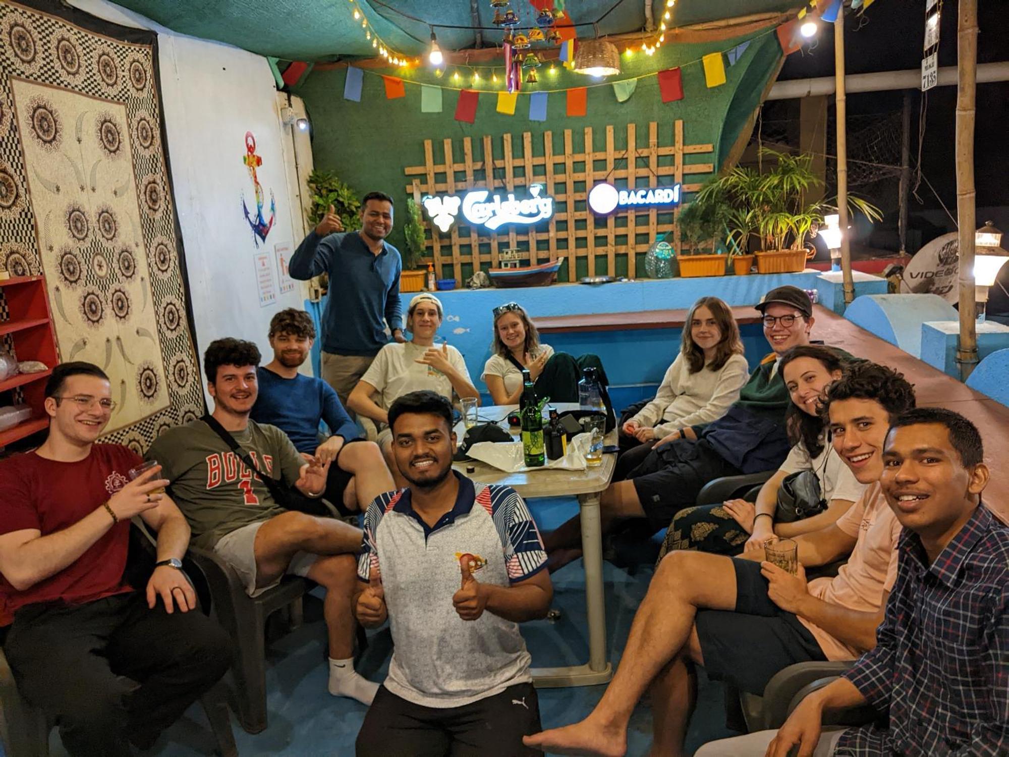 Awaara Backpackers Hostel, Alībāg Buitenkant foto
